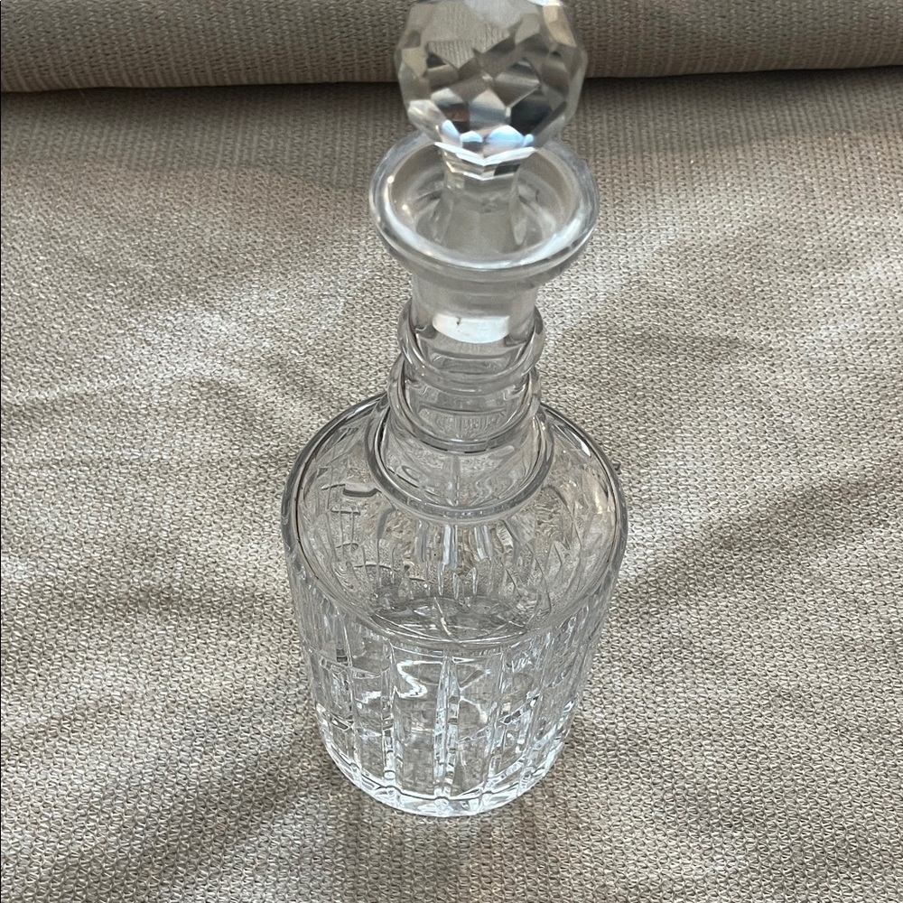 Elegant Crystal Decanter. contemporary